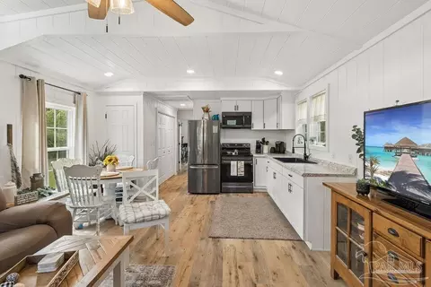 Kitchen - 3605 Autumn Ridge Rd, Pace, FL 32571 photo 4 of 4