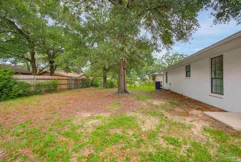 Exterior - 5922 Independence Dr, Milton, FL 32570 photo 3 of 5