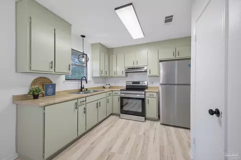 Kitchen - 5922 Independence Dr, Milton, FL 32570 photo 2 of 4