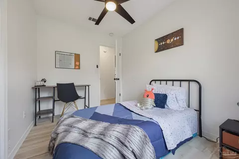 Bedroom - 5922 Independence Dr, Milton, FL 32570 photo 5 of 11