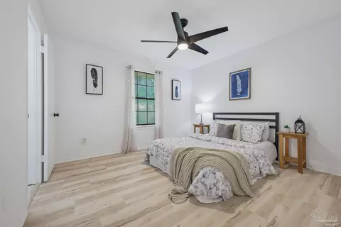 Bedroom - 5922 Independence Dr, Milton, FL 32570 photo 8 of 11