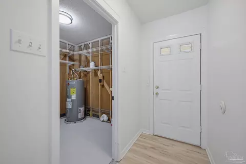 Entry Way - 5922 Independence Dr, Milton, FL 32570 photo 6 of 6