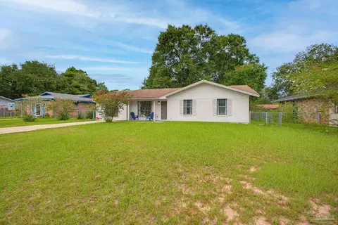 Exterior - 5922 Independence Dr, Milton, FL 32570 photo 1 of 5