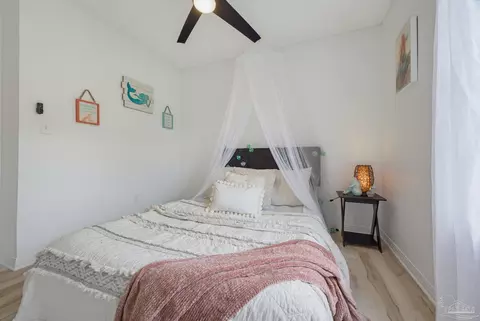 Bedroom - 5922 Independence Dr, Milton, FL 32570 photo 7 of 11