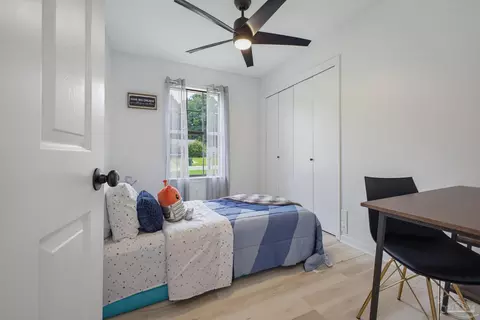 Bedroom - 5922 Independence Dr, Milton, FL 32570 photo 4 of 11