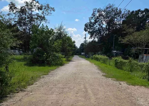 900 Forehand Ln, Cantonment, FL 32533 photo 6