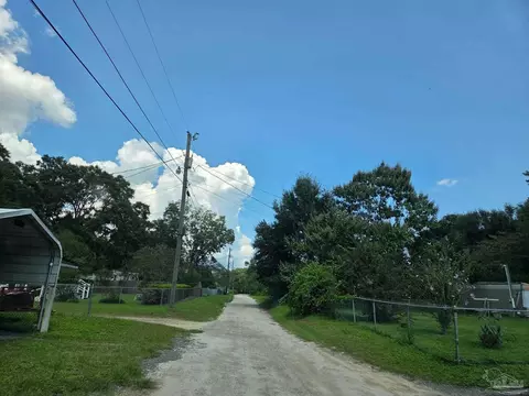 900 Forehand Ln, Cantonment, FL 32533 photo 7