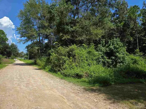 900 Forehand Ln, Cantonment, FL 32533 photo 2