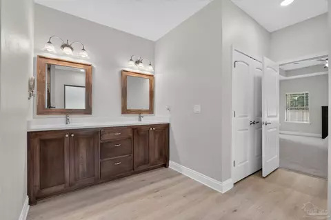 Entry Way - 6506 Cedar Key Dr, Milton, FL 32570 photo 4 of 6