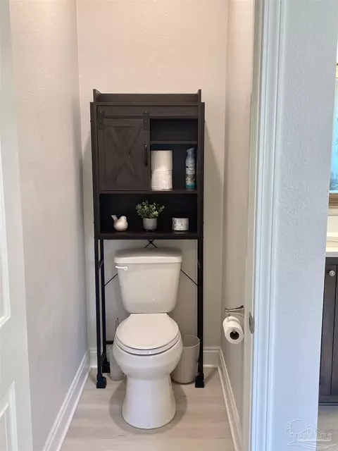 Bath - 6506 Cedar Key Dr, Milton, FL 32570 photo 6 of 11