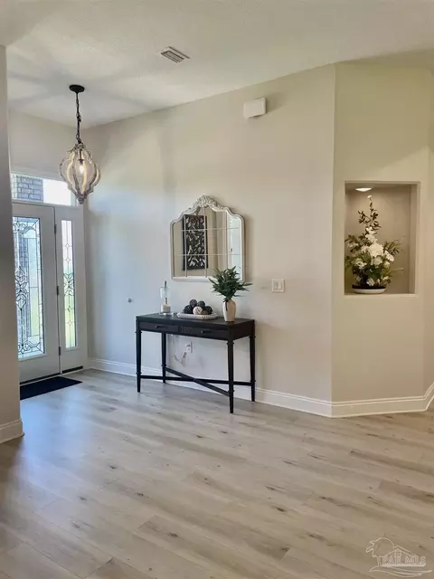 Entry Way - 6506 Cedar Key Dr, Milton, FL 32570 photo 3 of 6