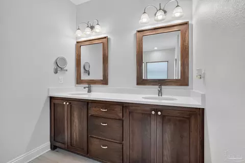 Bath - 6506 Cedar Key Dr, Milton, FL 32570 photo 10 of 11