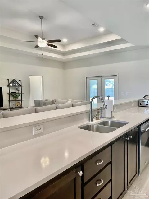 Kitchen - 6506 Cedar Key Dr, Milton, FL 32570 photo 6 of 9