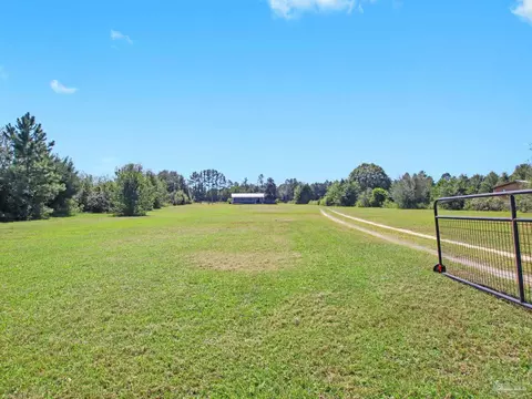 Exterior - 9561 S Trace Rd, Milton, FL 32583 photo 1 of 10