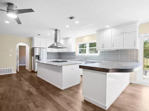 Kitchen - 9561 S Trace Rd, Milton, FL 32583 photo 2 of 4