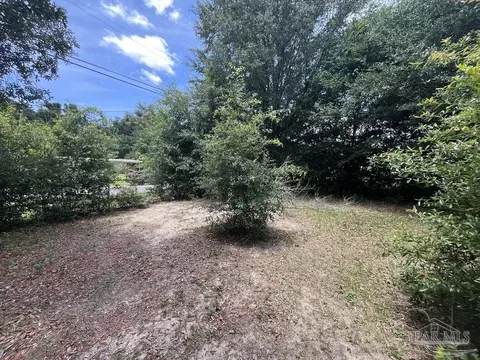 Exterior - 6464 Robin Ave #0, Milton, FL 32570 photo 5 of 11