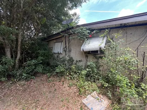 Exterior - 6464 Robin Ave #0, Milton, FL 32570 photo 4 of 11