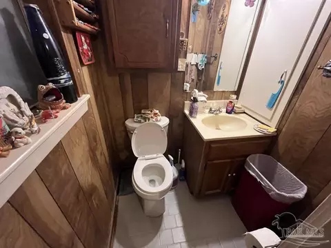 Bath - 6464 Robin Ave #0, Milton, FL 32570 photo 1 of 3