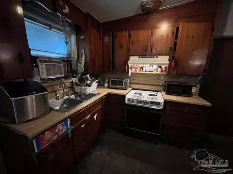 Kitchen - 6464 Robin Ave #0, Milton, FL 32570 photo 1 of 2