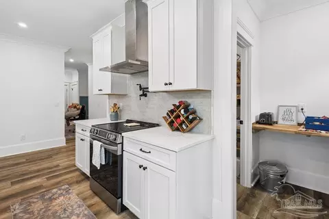 Kitchen - 7245 Buffalo Ridge Rd, Pace, FL 32571 photo 3 of 7