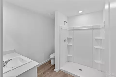 Bath - 6481 Buckthorn Cir #HS 12J, Pace, FL 32571 photo 1 of 2