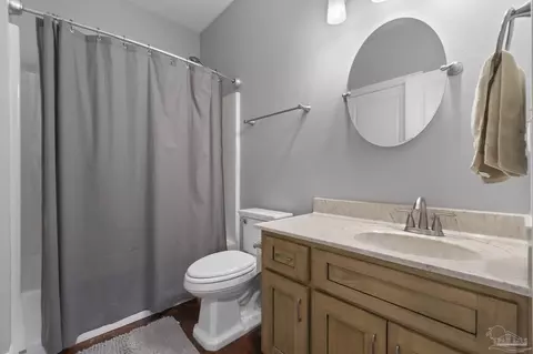 Bath - 3093 Wallace Lake Rd, Pace, FL 32571 photo 6 of 7
