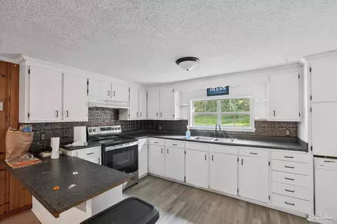 Kitchen - 4963 Hwy 4, Jay, FL 32565 photo 3 of 3