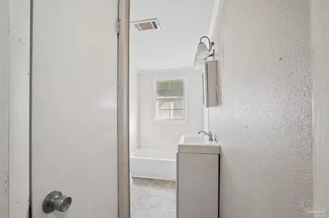Bath - 4963 Hwy 4, Jay, FL 32565 photo 1 of 4