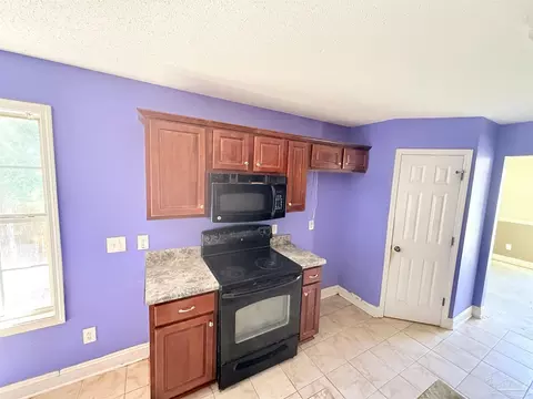 Kitchen - 4042 Jacaranda Trc, Milton, FL 32583 photo 1 of 2