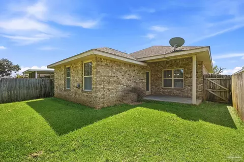 Exterior - 3934 Willow Glen Dr, Pace, FL 32571 photo 6 of 7