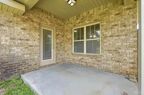 Exterior - 3934 Willow Glen Dr, Pace, FL 32571 photo 4 of 7