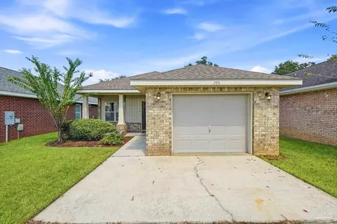 Exterior - 3934 Willow Glen Dr, Pace, FL 32571 photo 2 of 7