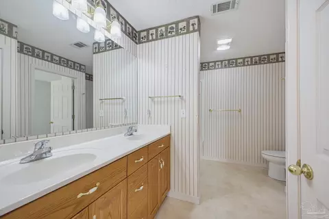 Bath - 5647 Tilubo Ln, Pace, FL 32571 photo 2 of 3