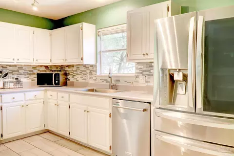 Kitchen - 4837 Shane Way, Pace, FL 32571 photo 1 of 7