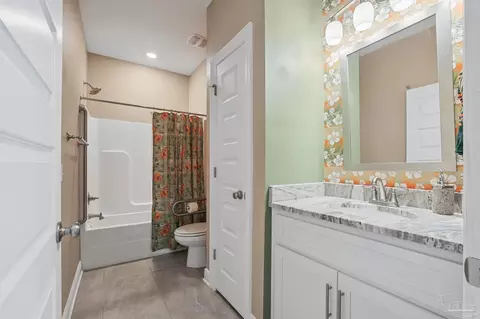 Bath - 8953 Eureka St, Milton, FL 32583 photo 4 of 5