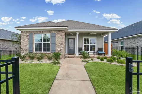 Exterior - 8953 Eureka St, Milton, FL 32583 photo 11 of 12