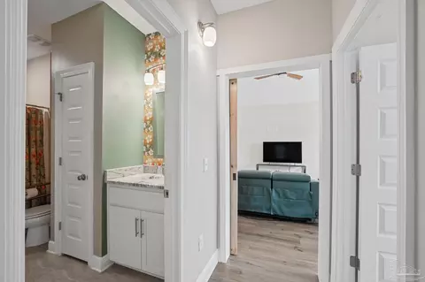 Entry Way - 8953 Eureka St, Milton, FL 32583 photo 6 of 6