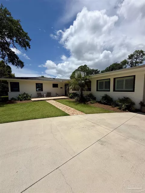 62 Star Lake Dr, Pensacola, FL 32507
