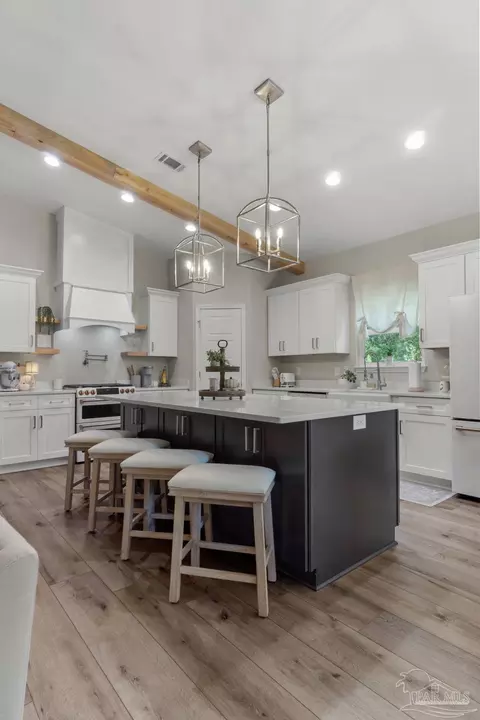 Kitchen - 10830 Straw Bridge Rd, Jay, FL 32565 photo 4 of 13