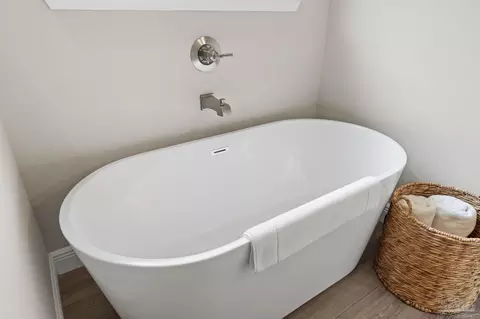 Bath - 10830 Straw Bridge Rd, Jay, FL 32565 photo 6 of 12