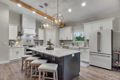 Kitchen - 10830 Straw Bridge Rd, Jay, FL 32565 photo 3 of 13