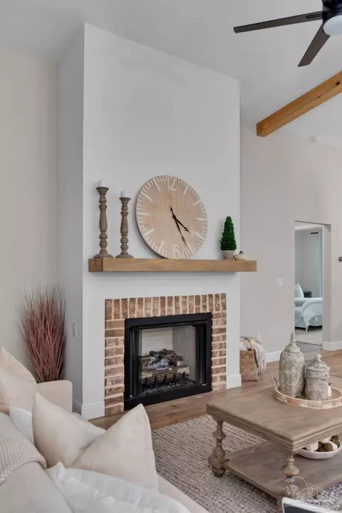 Living - 10830 Straw Bridge Rd, Jay, FL 32565 photo 3 of 3