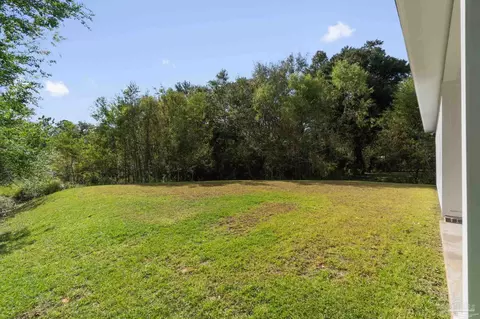 Exterior - 10830 Straw Bridge Rd, Jay, FL 32565 photo 7 of 8