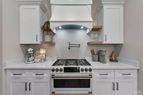Kitchen - 10830 Straw Bridge Rd, Jay, FL 32565 photo 7 of 13