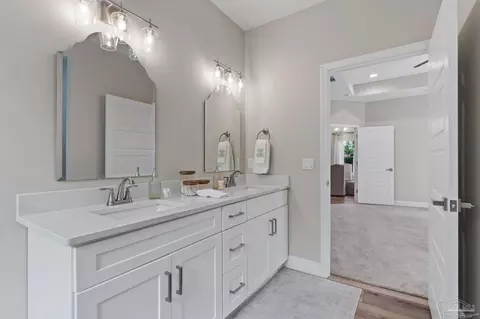 Bath - 10830 Straw Bridge Rd, Jay, FL 32565 photo 2 of 12