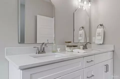 Bath - 10830 Straw Bridge Rd, Jay, FL 32565 photo 3 of 12