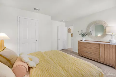 Bedroom - 4040 Edgefield St, Milton, FL 32583 photo 10 of 14