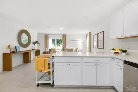 Kitchen - 4040 Edgefield St, Milton, FL 32583 photo 5 of 6