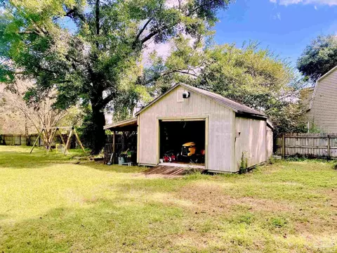 Exterior - 5615 Whispering Woods Dr, Pace, FL 32571 photo 10 of 12