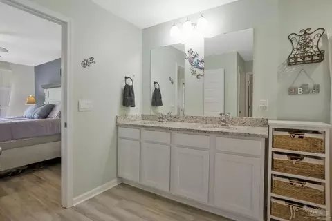 Entry Way - 8664 Tarsus Dr, Milton, FL 32583 photo 3 of 4